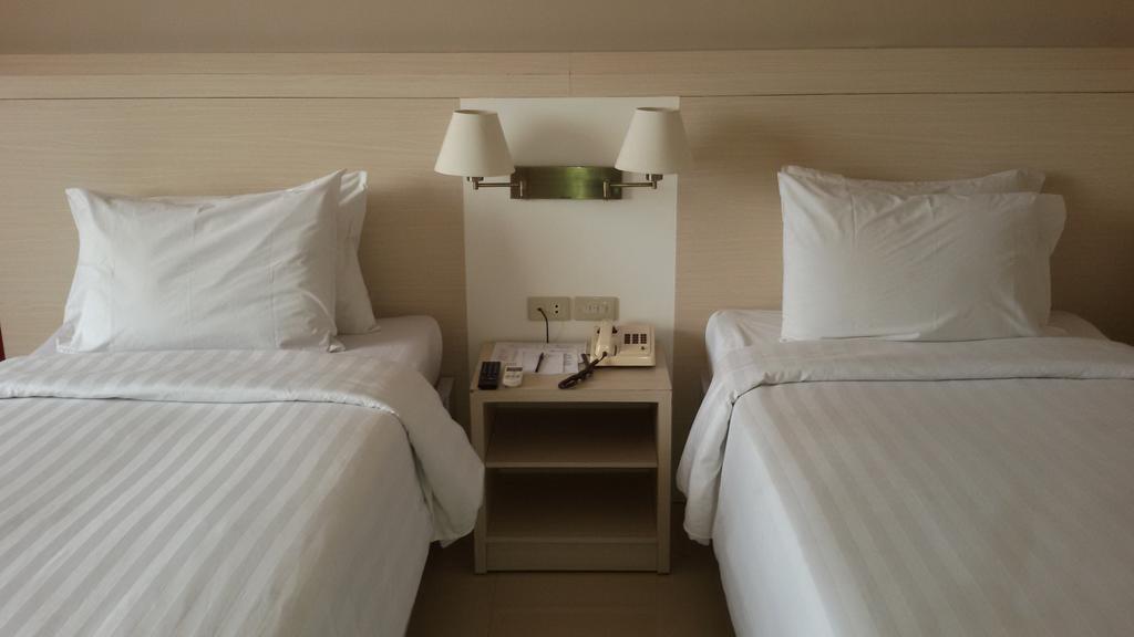 Hotel Sandjaja Palembang Exterior photo