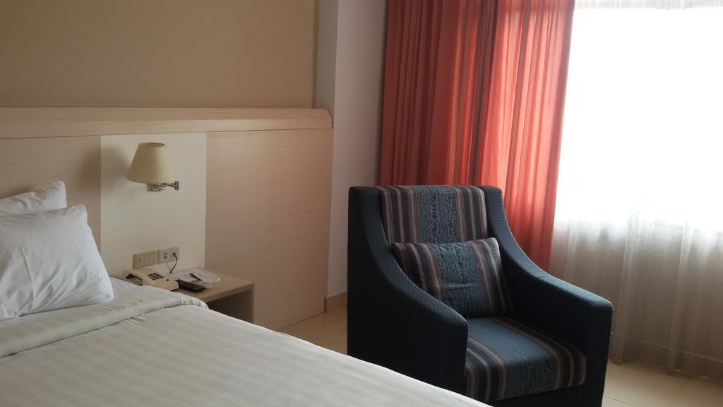 Hotel Sandjaja Palembang Exterior photo